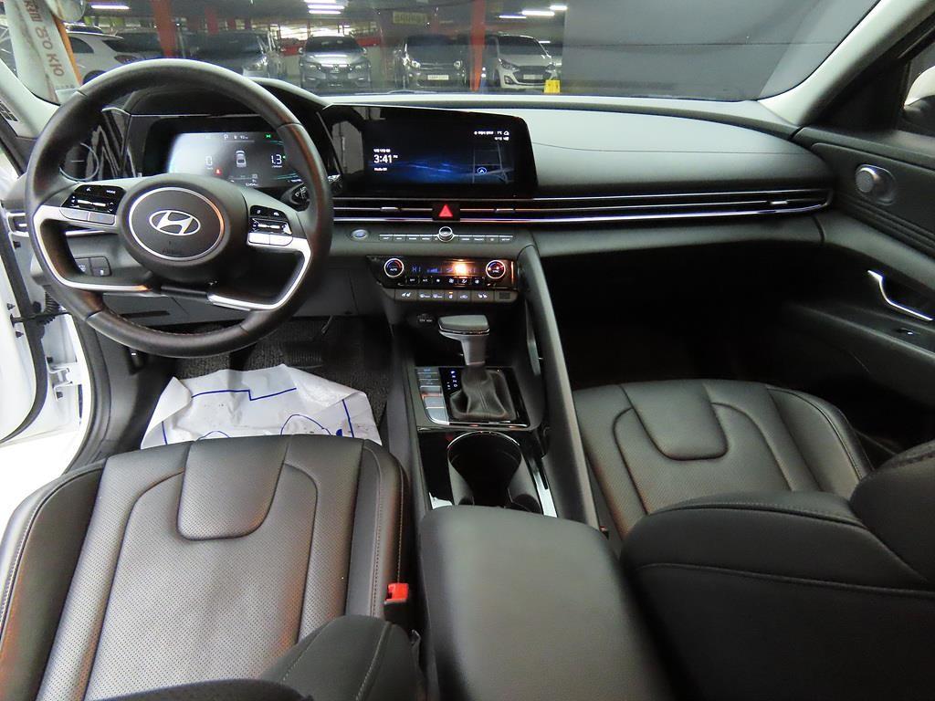 HYUNDAI Avante - Vista 7