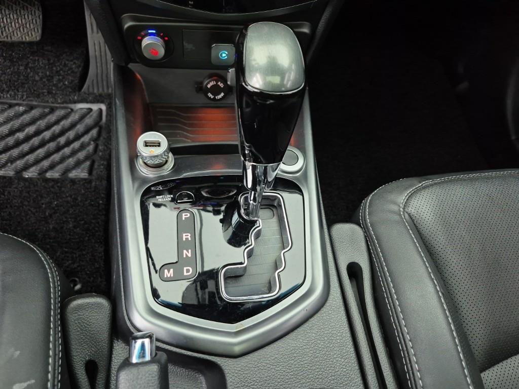 Ssangyong Tivoli - Vista 8