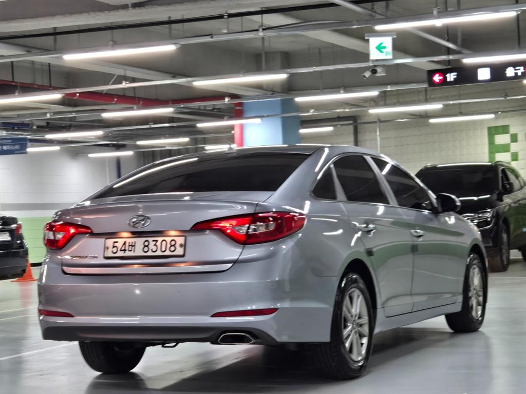 HYUNDAI Sonata - Vista 3