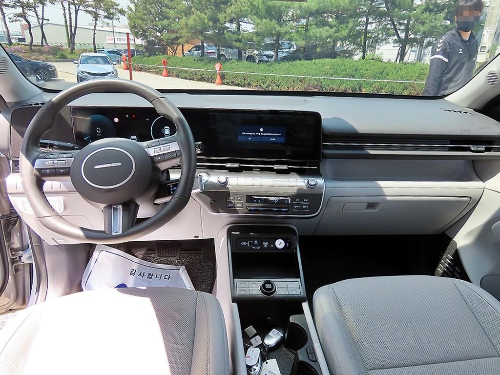 HYUNDAI Kona - Vista 7