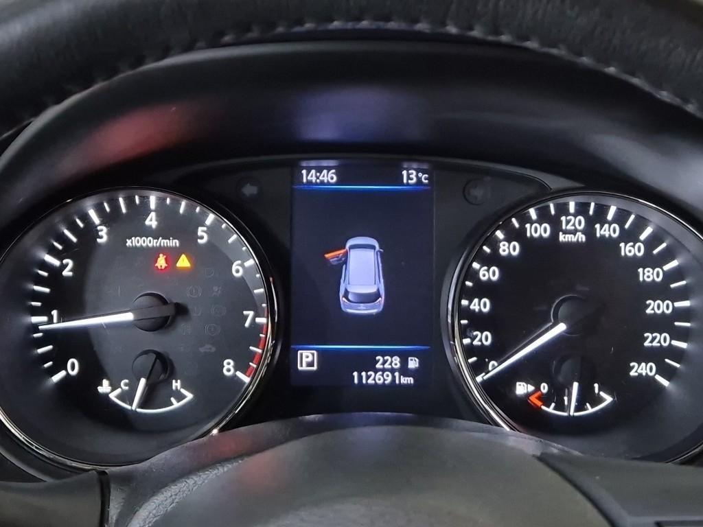 Nissan Extrail - Vista 6