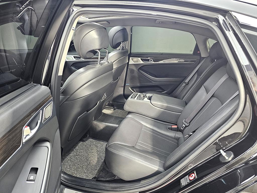 Genesis G80 - Vista 9