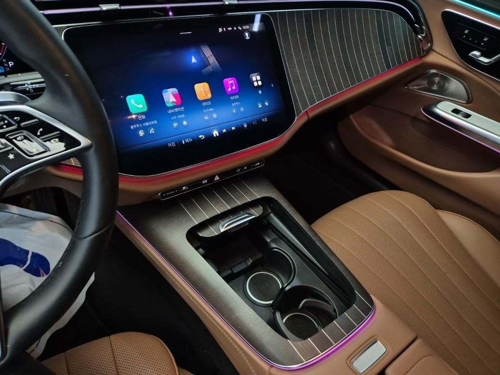 Mercedes Benz E class - Vista 10