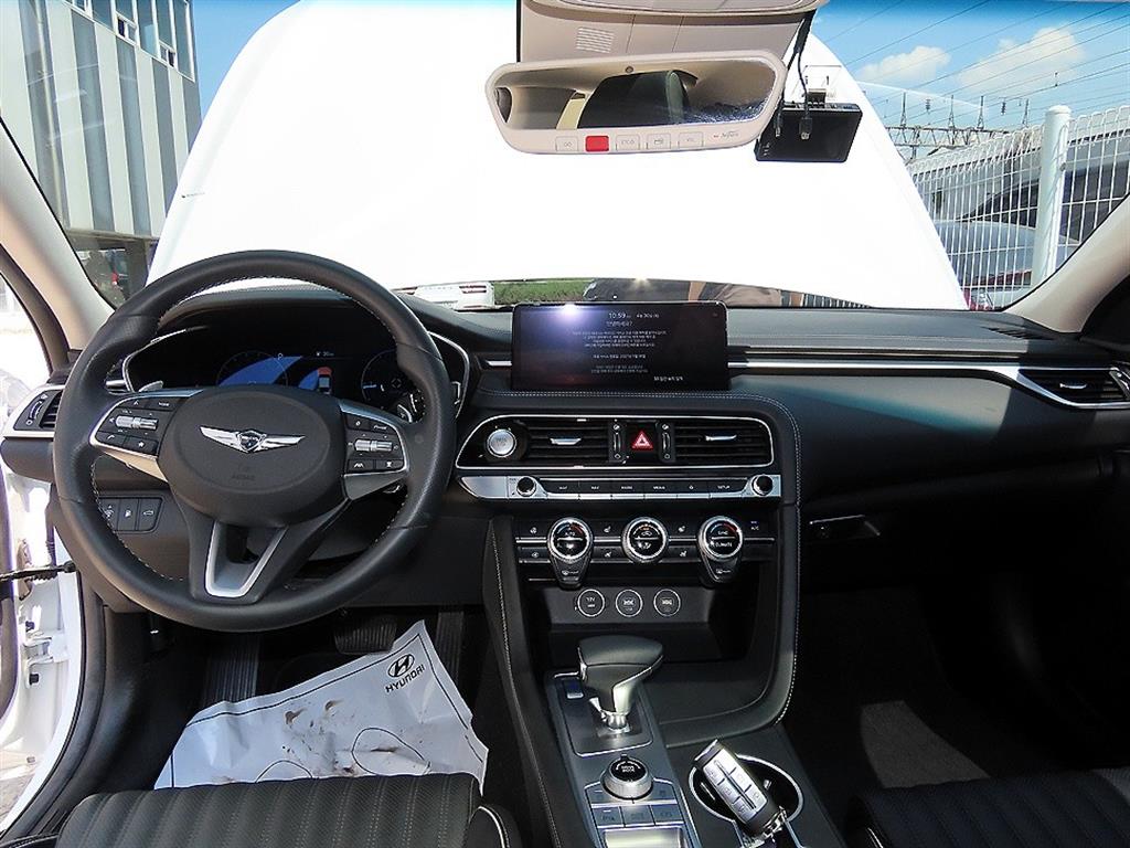 Genesis G70 - Vista 7