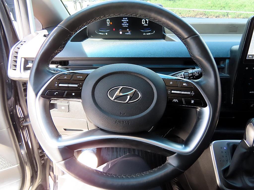 HYUNDAI Staria - Vista 8
