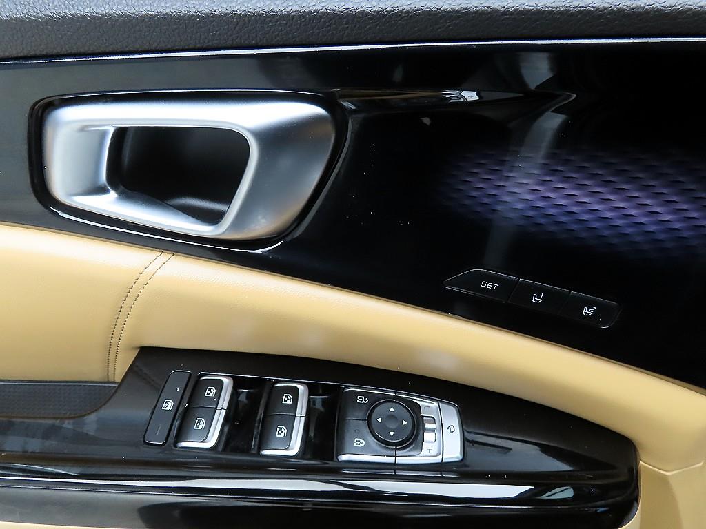 KIA Carnival - Vista 11