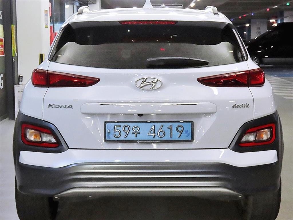 HYUNDAI Kona - Vista 5