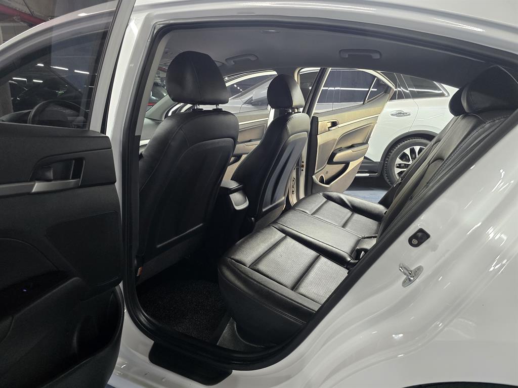 HYUNDAI Avante 2018 Blanco - Importación desde Corea - HF Imports Iquique - Foto 18