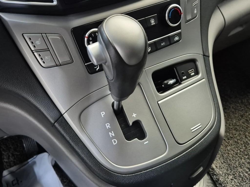 HYUNDAI Starex 2018 Plateado - Importación desde Corea - HF Imports Iquique - Foto 15