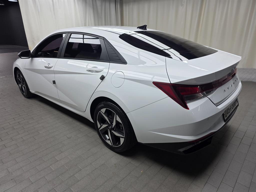HYUNDAI Avante - Vista 6