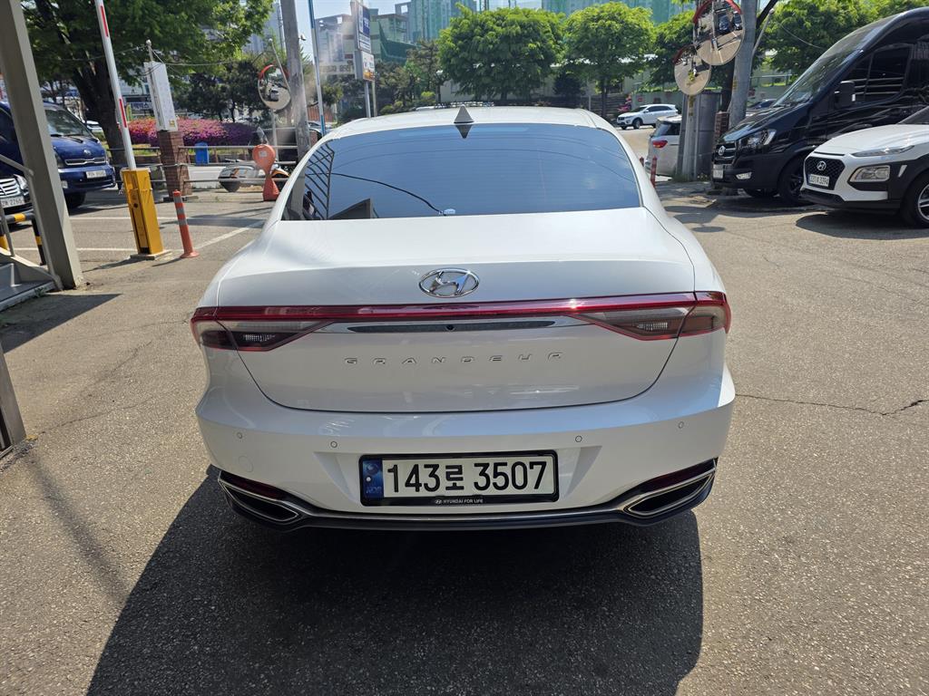 HYUNDAI Grandeur - Vista 3