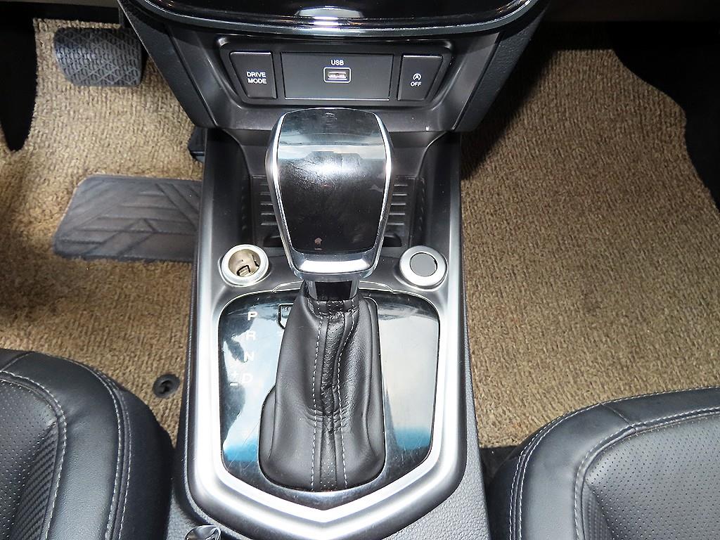 Ssangyong Tivoli - Vista 10