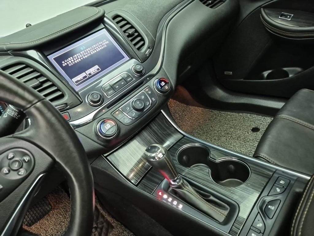 Chevrolet Impala - Vista 10