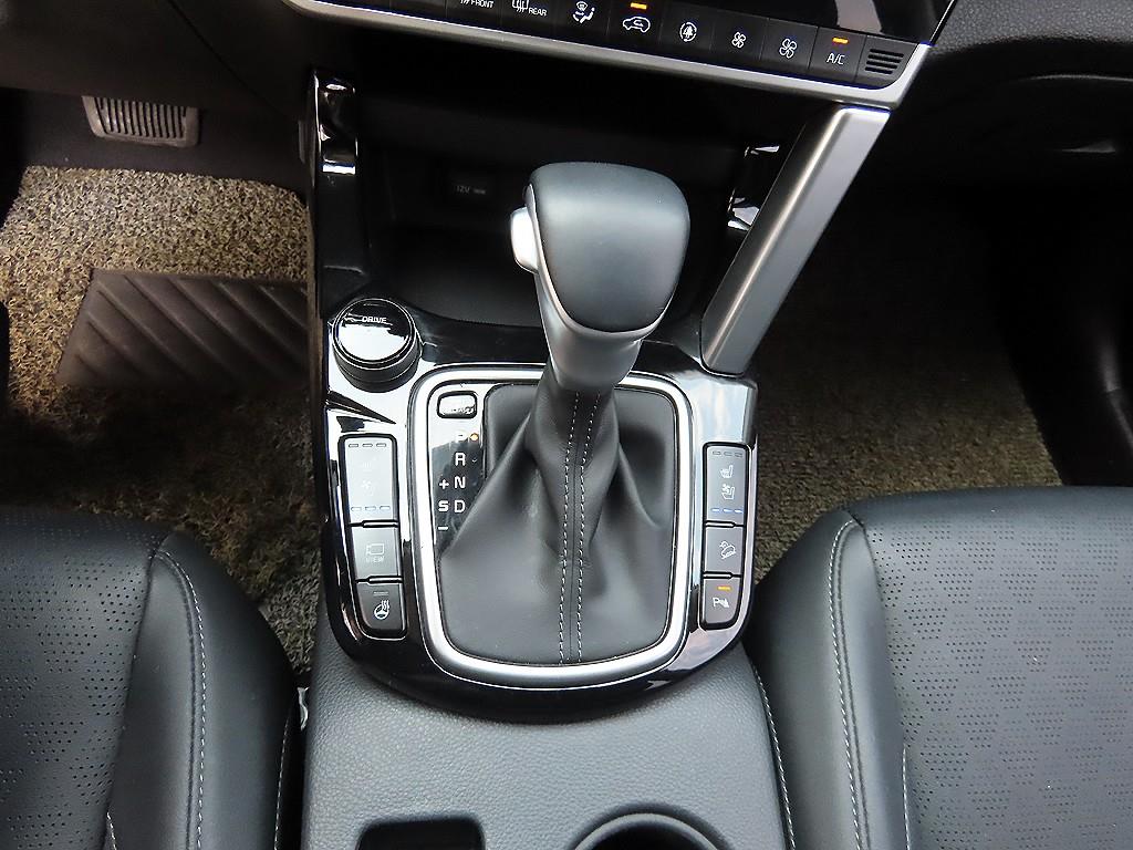 KIA Seltos - Vista 10