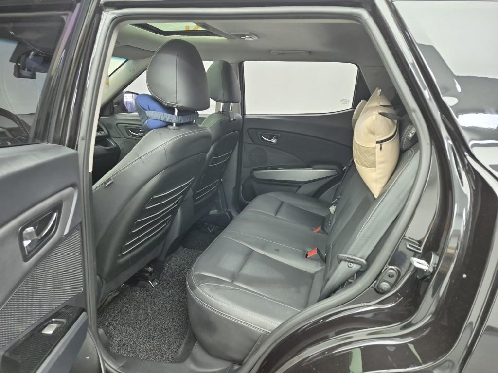 Ssangyong Tivoli - Vista 12