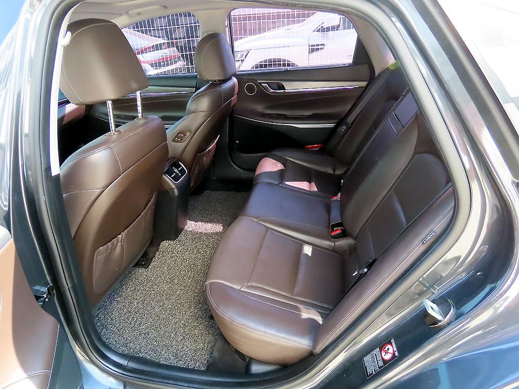 HYUNDAI Grandeur - Vista 6