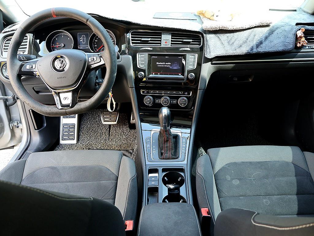 Volkswagen Golf - Vista 9