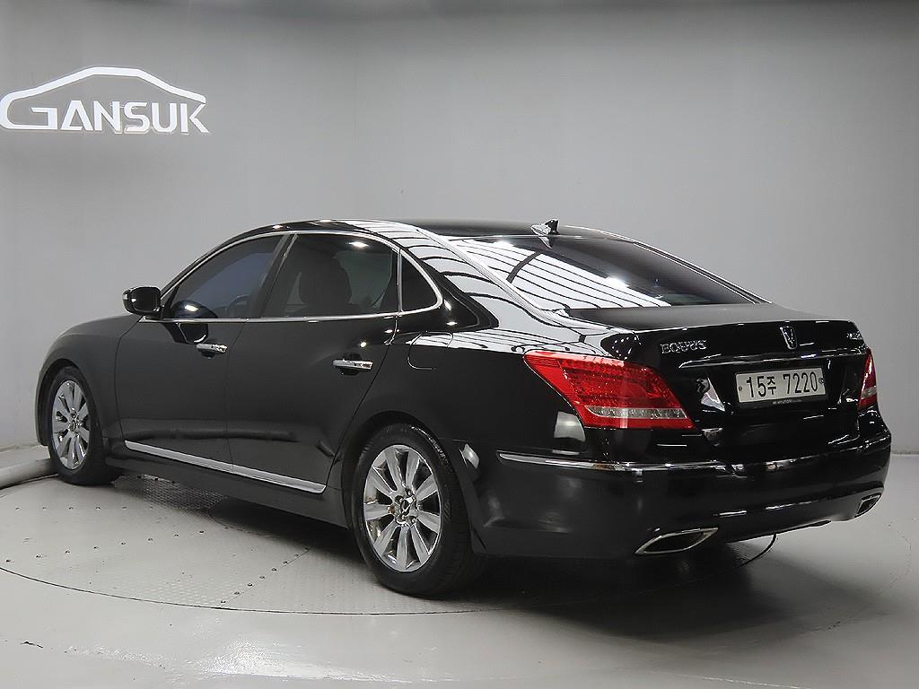 HYUNDAI Equus - Vista 5