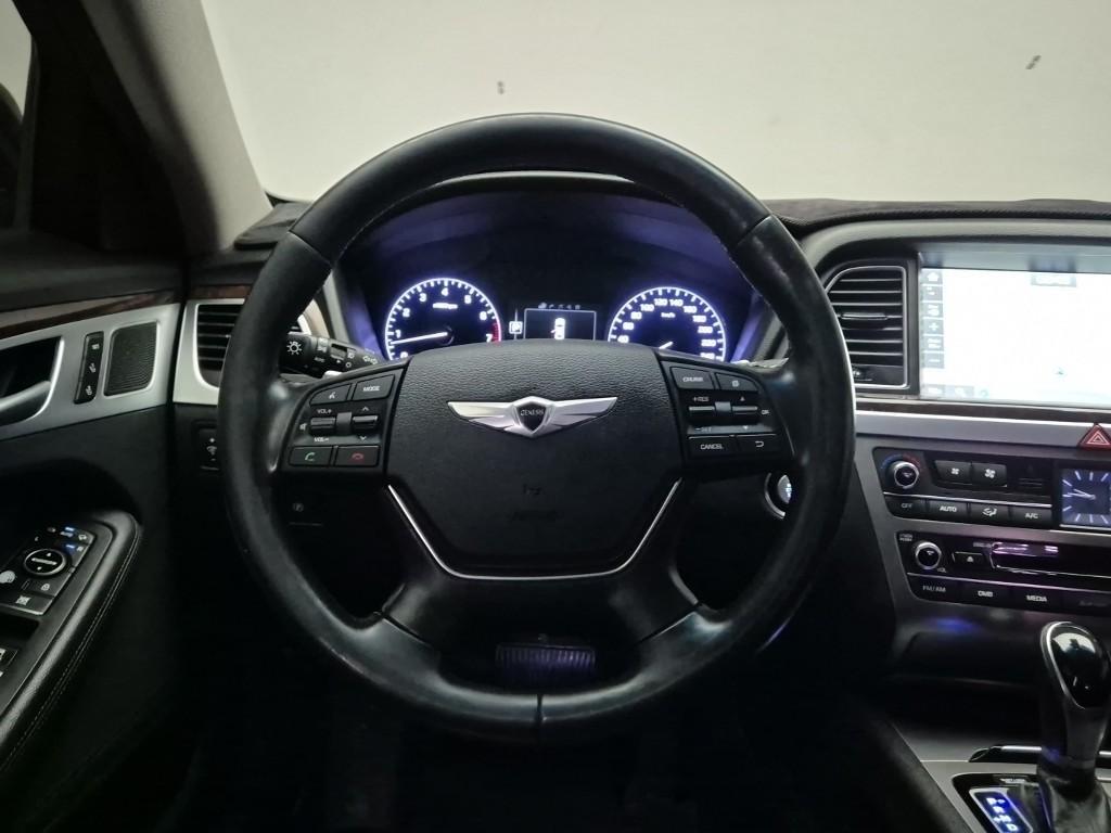 HYUNDAI Genesis - Vista 9