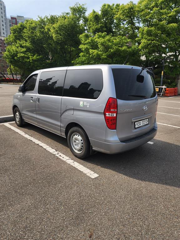 HYUNDAI Starex - Vista 4
