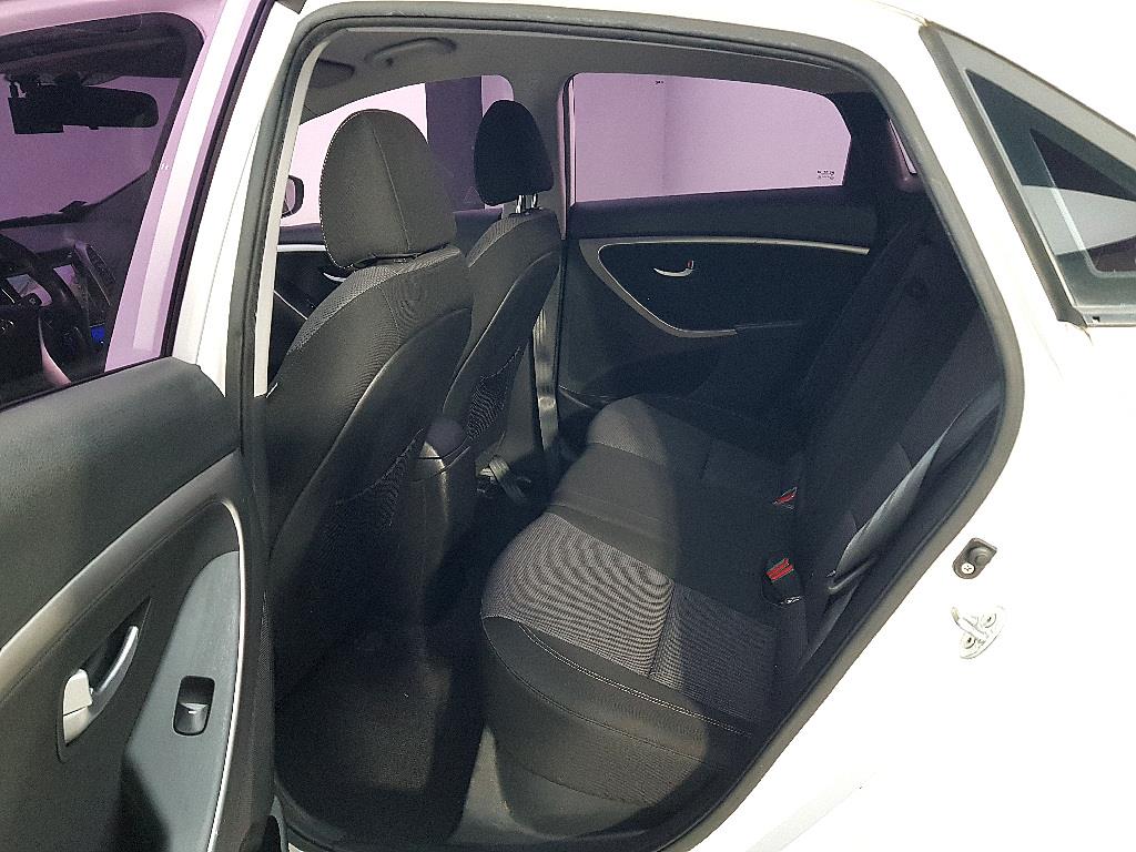 HYUNDAI i30 - Vista 9