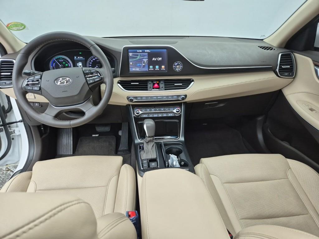HYUNDAI Grandeur - Vista 5