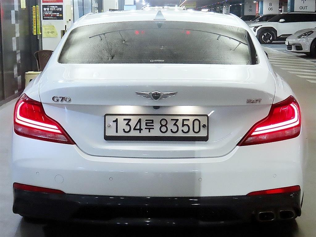 Genesis G70 - Vista 5