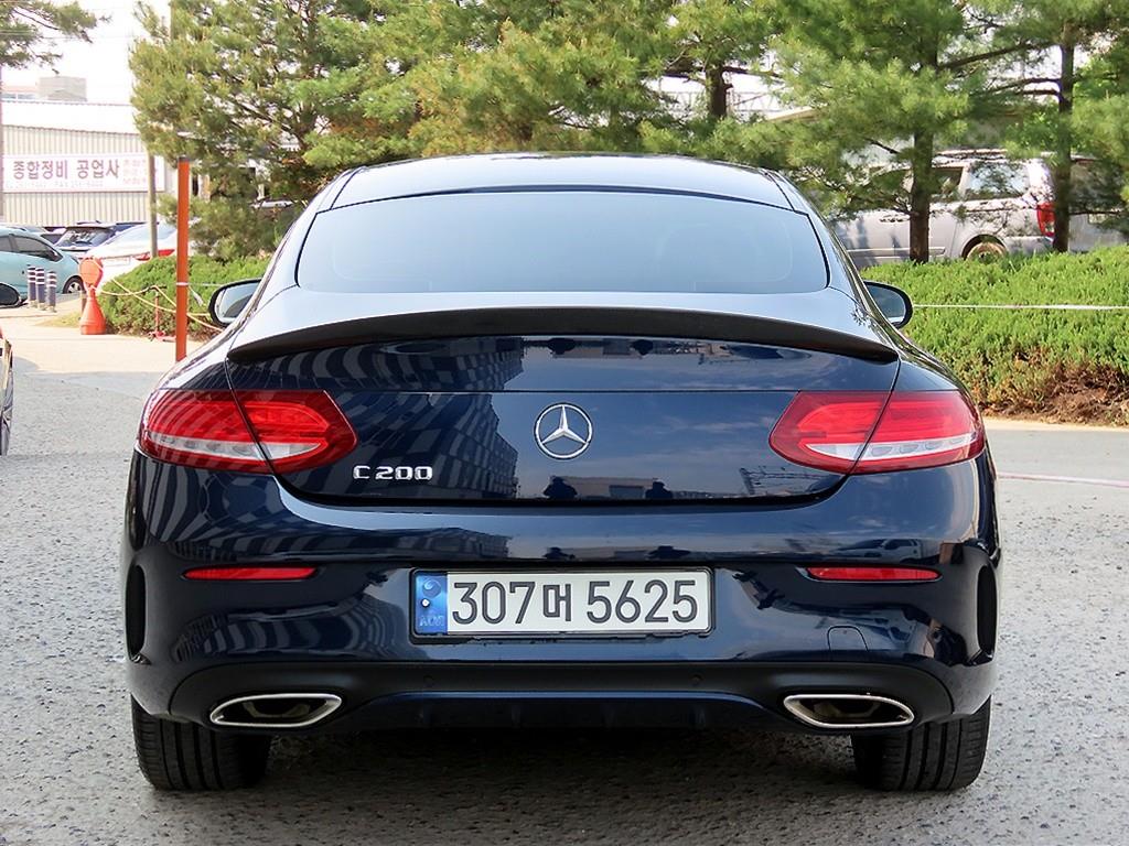 Mercedes Benz C Class - Vista 4
