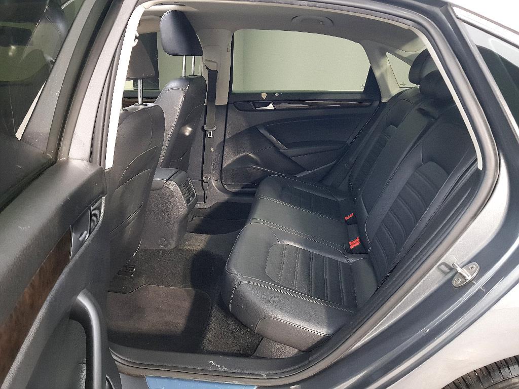 Volkswagen Passat - Vista 9