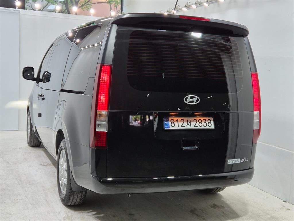 HYUNDAI Staria - Vista 4