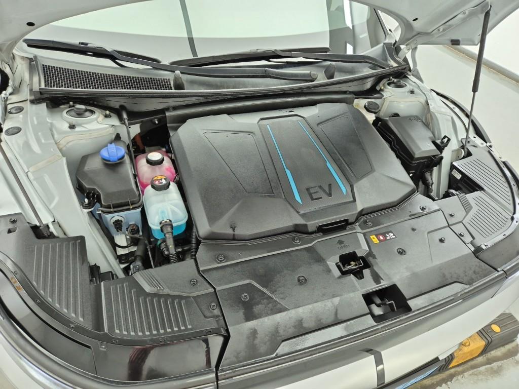HYUNDAI Ioniq 5 - Vista 6