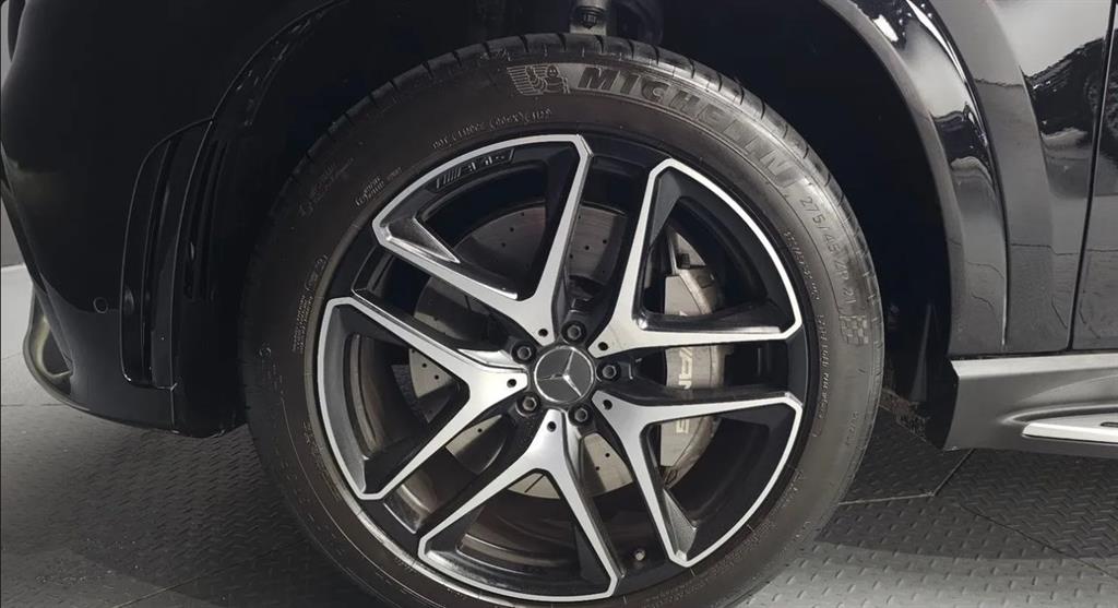 Mercedes Benz GLE Class - Vista 5