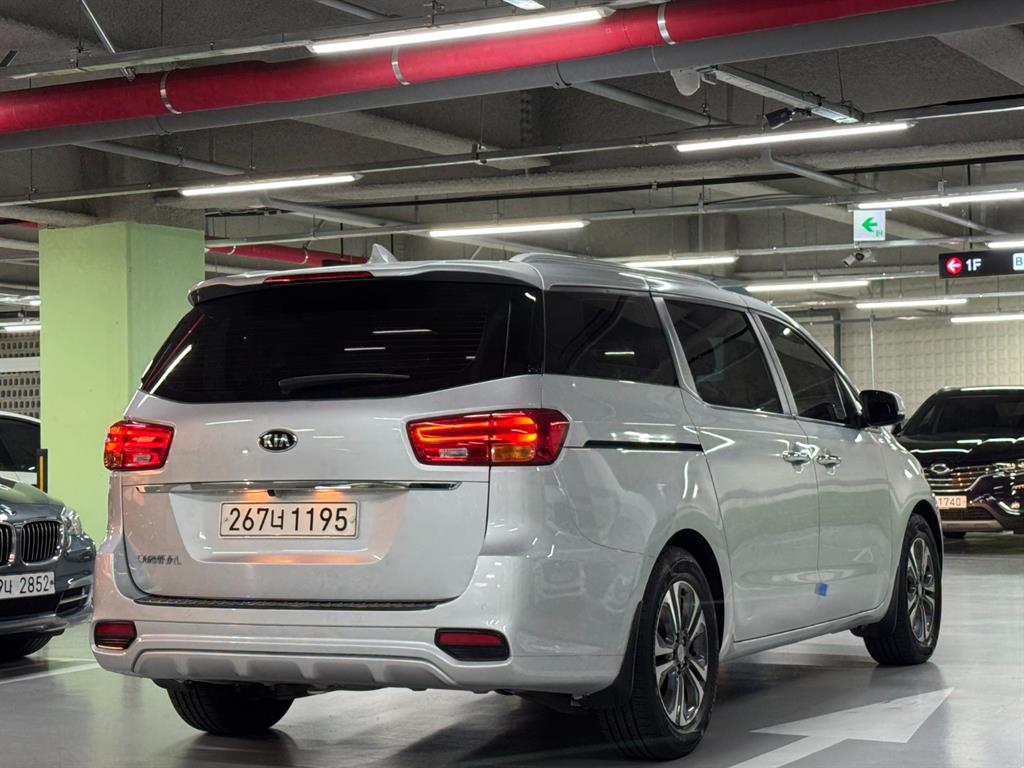 KIA Carnival - Vista 3
