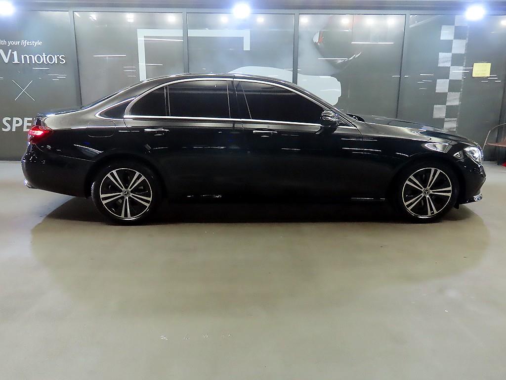 Mercedes Benz E class - Vista 3