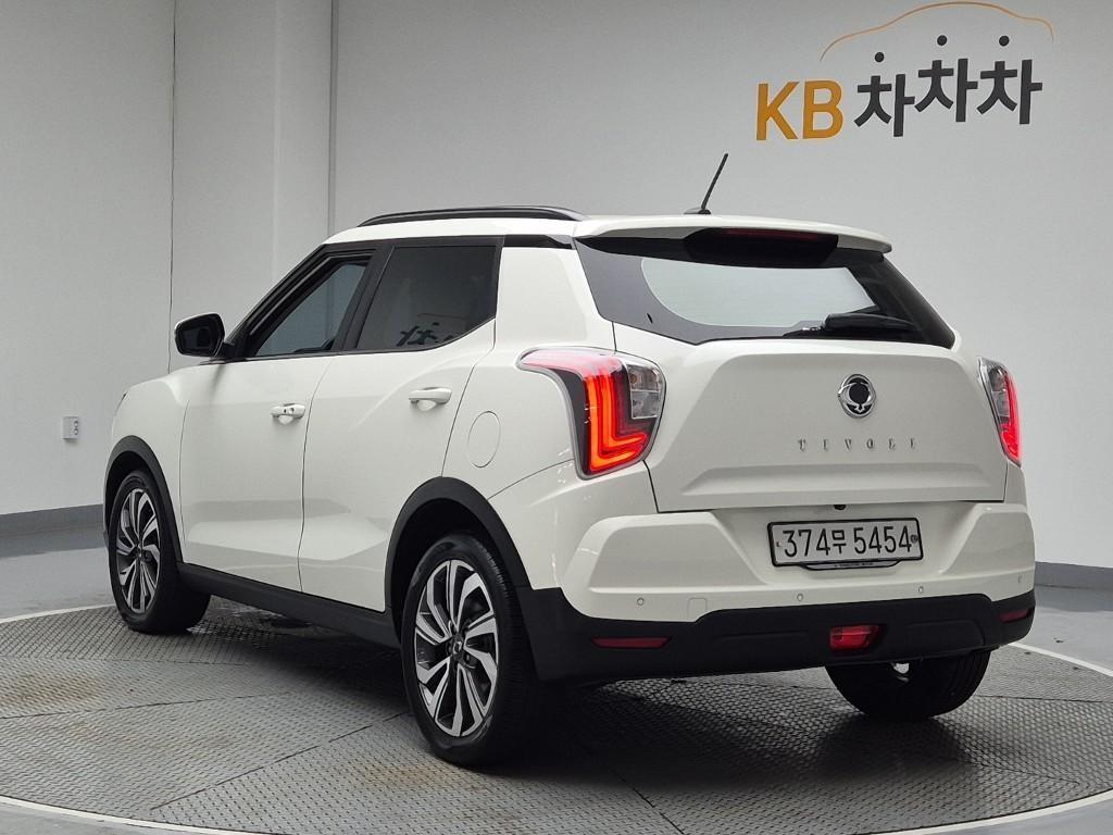 Ssangyong Tivoli - Vista 4
