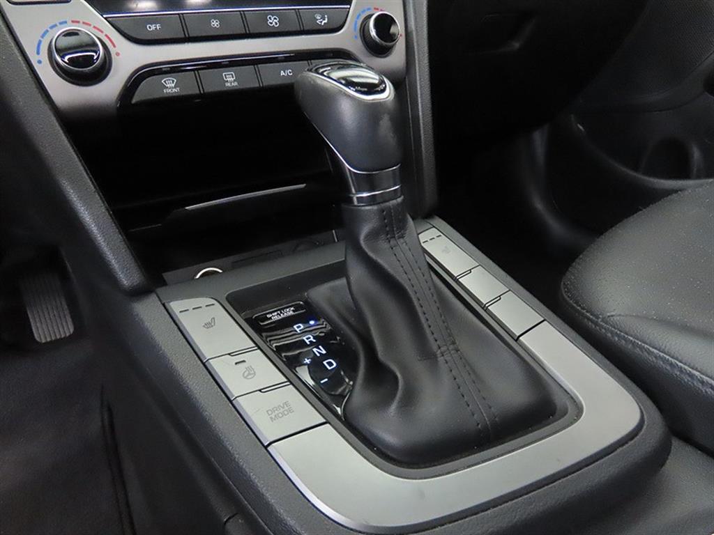 HYUNDAI Avante - Vista 11