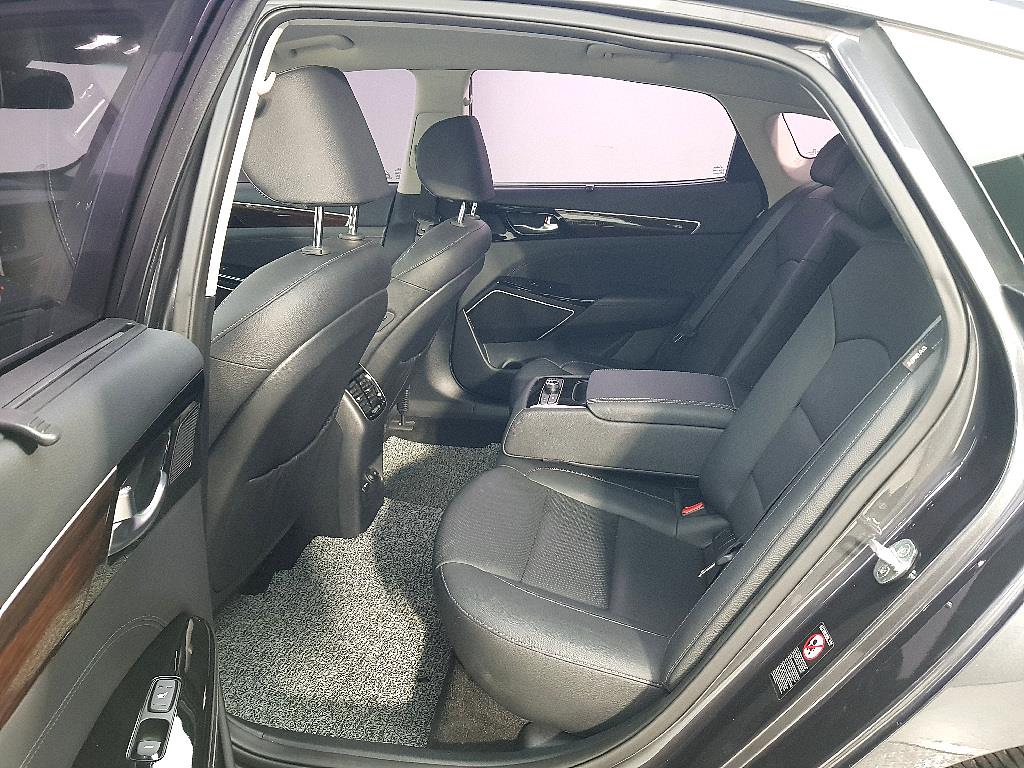 KIA K7 - Vista 8