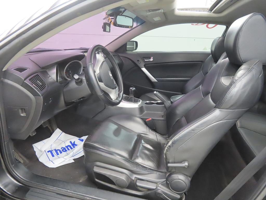 HYUNDAI Genesis - Vista 5