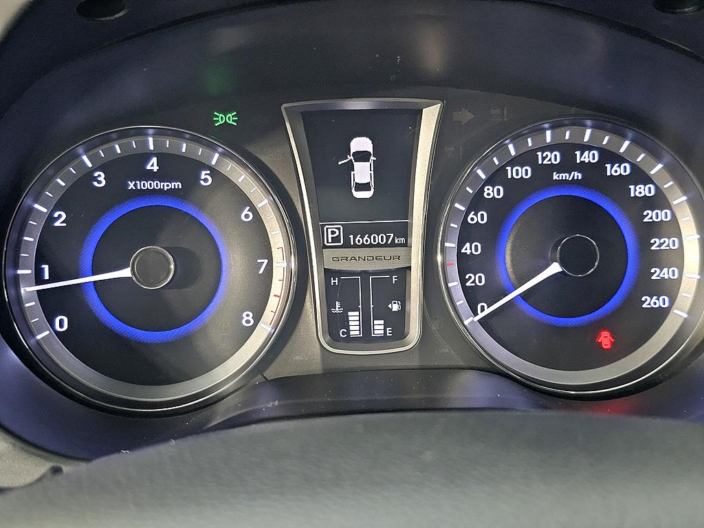 HYUNDAI Grandeur - Vista 7