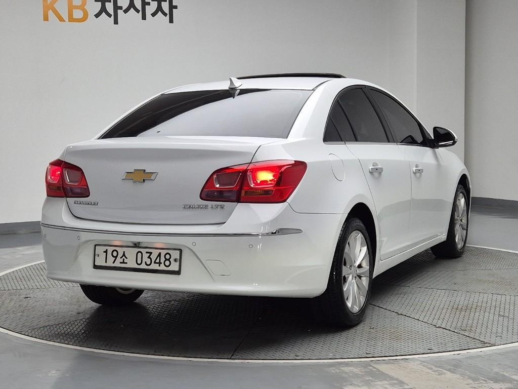 Chevrolet Cruise - Vista 3