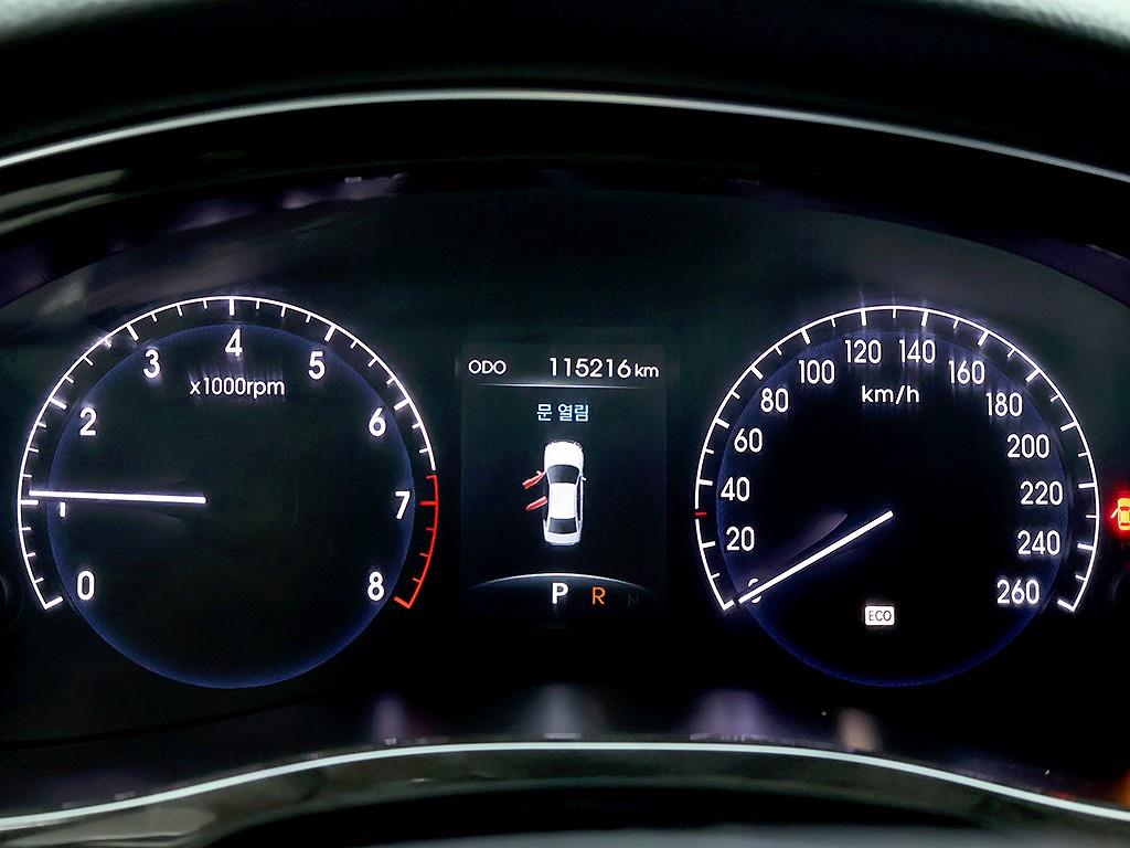 HYUNDAI Genesis - Vista 11