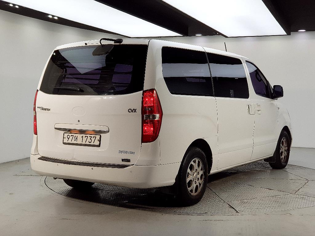 HYUNDAI Starex - Vista 4