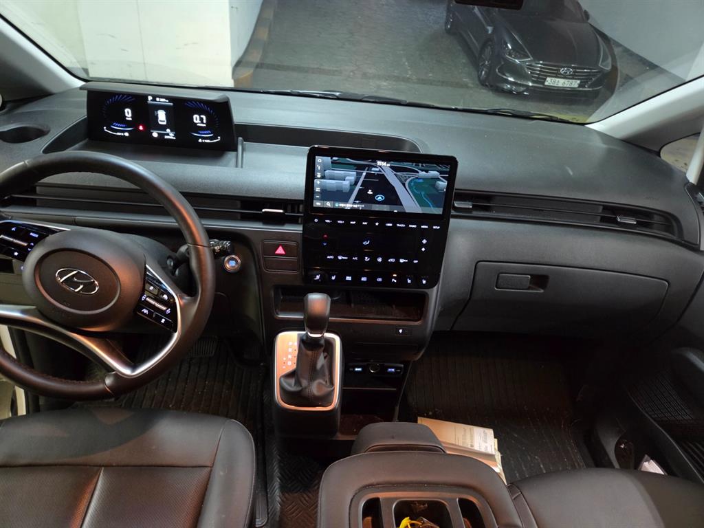 HYUNDAI Staria - Vista 9