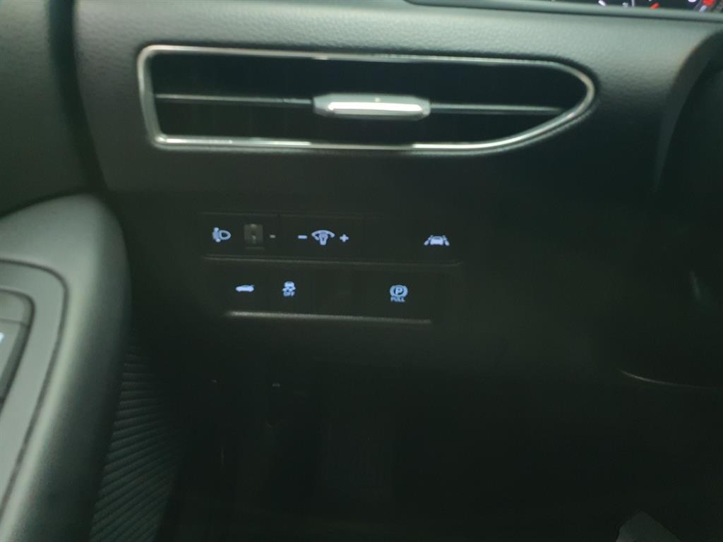 HYUNDAI Sonata - Vista 12