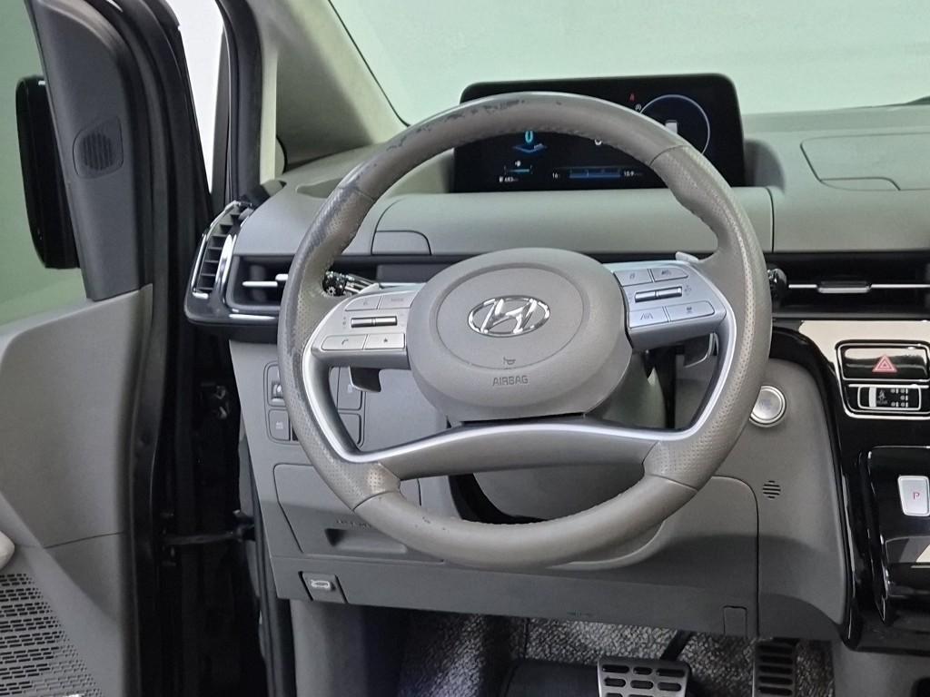 HYUNDAI Staria - Vista 9