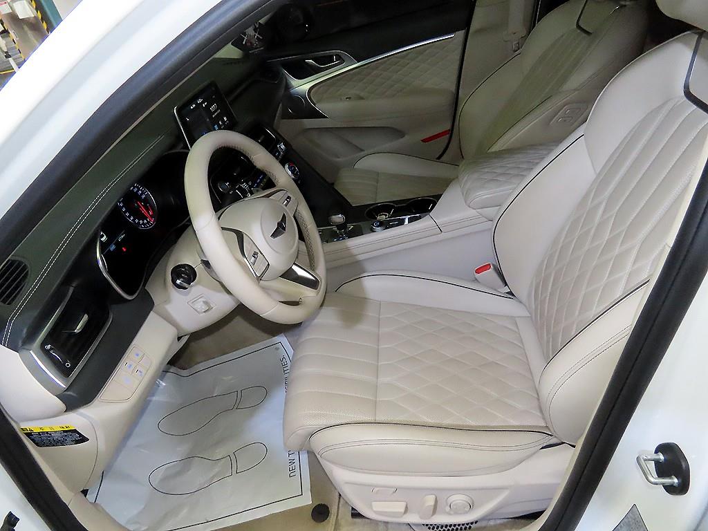 Genesis G70 - Vista 6