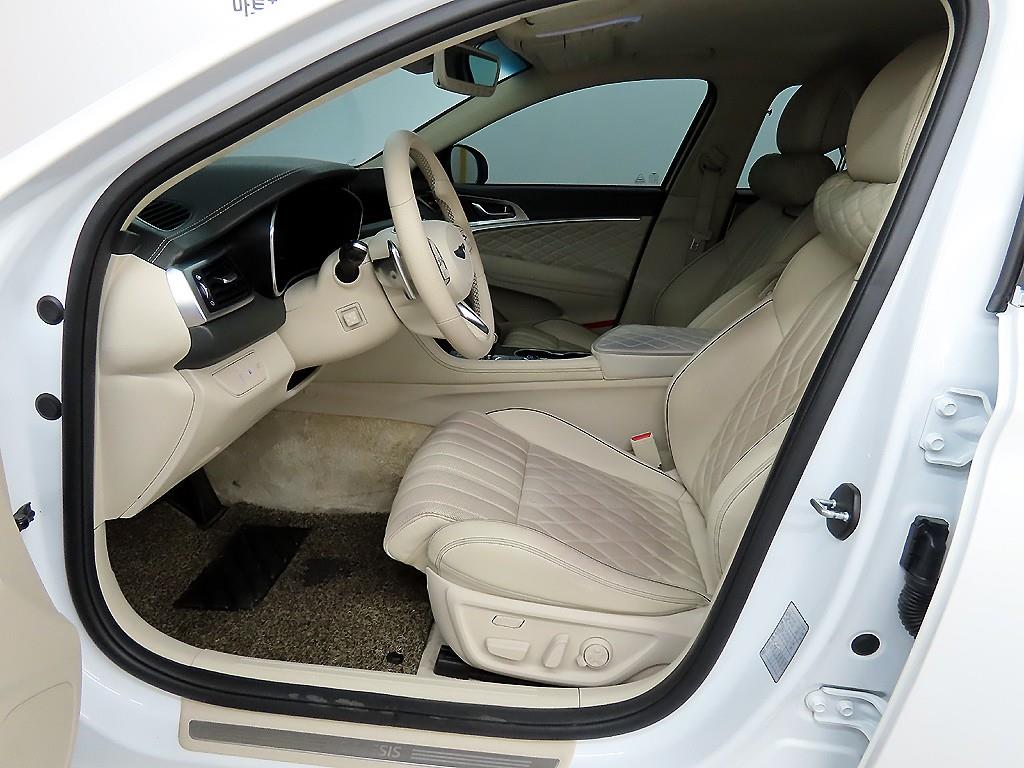 Genesis G70 - Vista 5