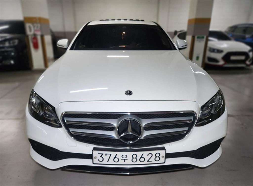 Mercedes Benz E class 2019 Blanco - Importación desde Corea - HF Imports Iquique - Foto 1