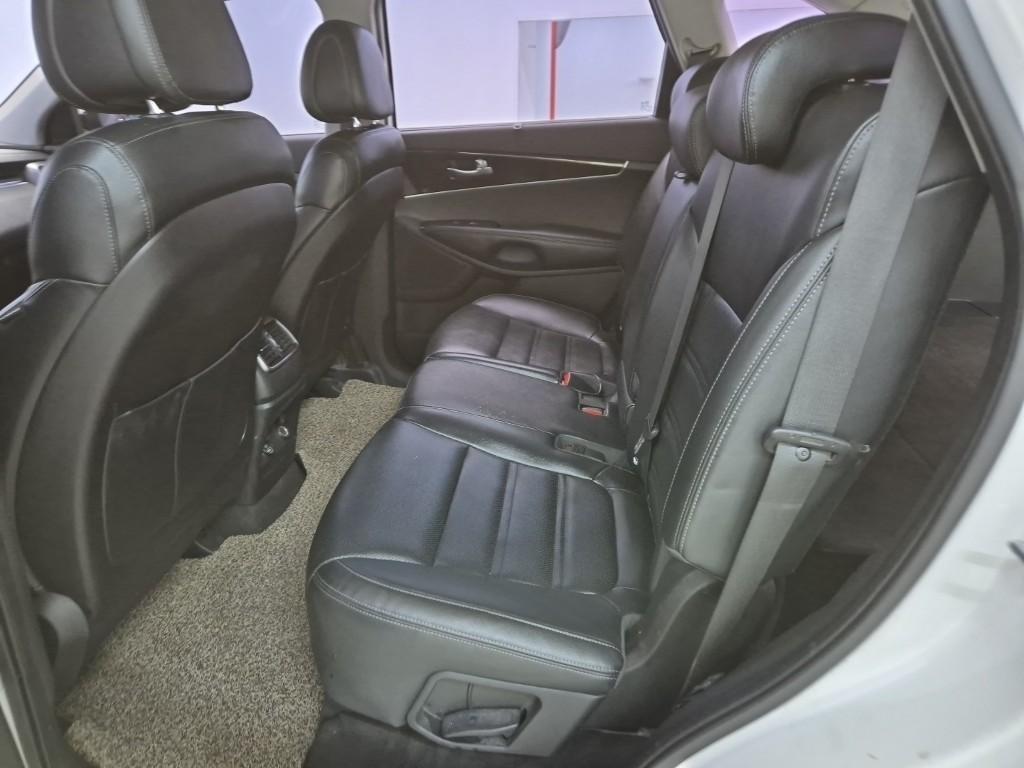 KIA Sorento - Vista 12