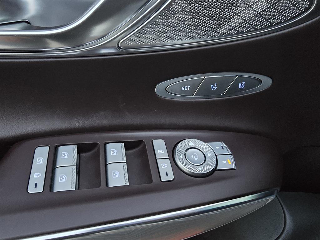 Genesis GV70 - Vista 9